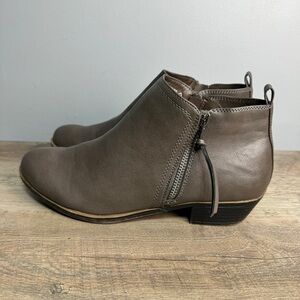 Rampage Women’s ankle boot Size 8.5 # Bag B-21